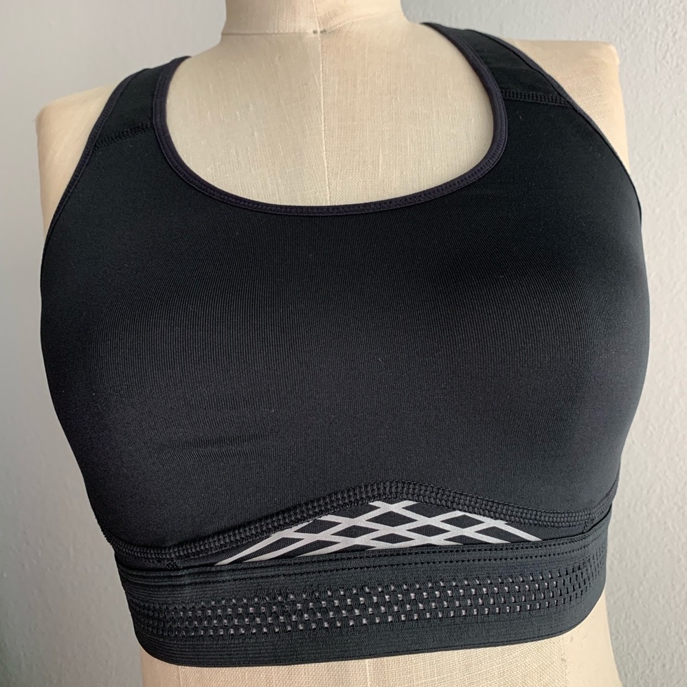 Nike Size Small Black  & White Sports Bra